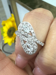 14k white gold square and flower shape ring with stones