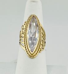 14k oval stone ring with swirls