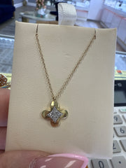 14k necklace with 0.10ct diamond flower