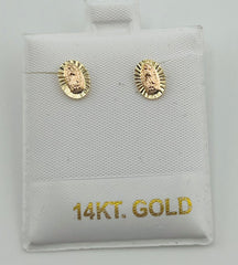 Baby earing virgen