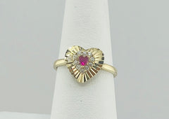 14k ring ladies heart with stone