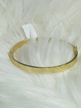 14k Bangle yellow gold bracelet 9g 19”