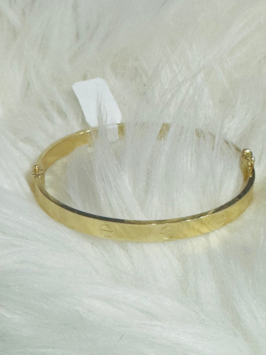 14k Bangle yellow gold bracelet 9g 19”