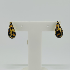 14k Earring screw back tear drop gota with cheetah print design