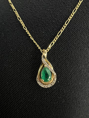 14k yellow figaro necklace chain 18” 1mm con medalla de esmeralda