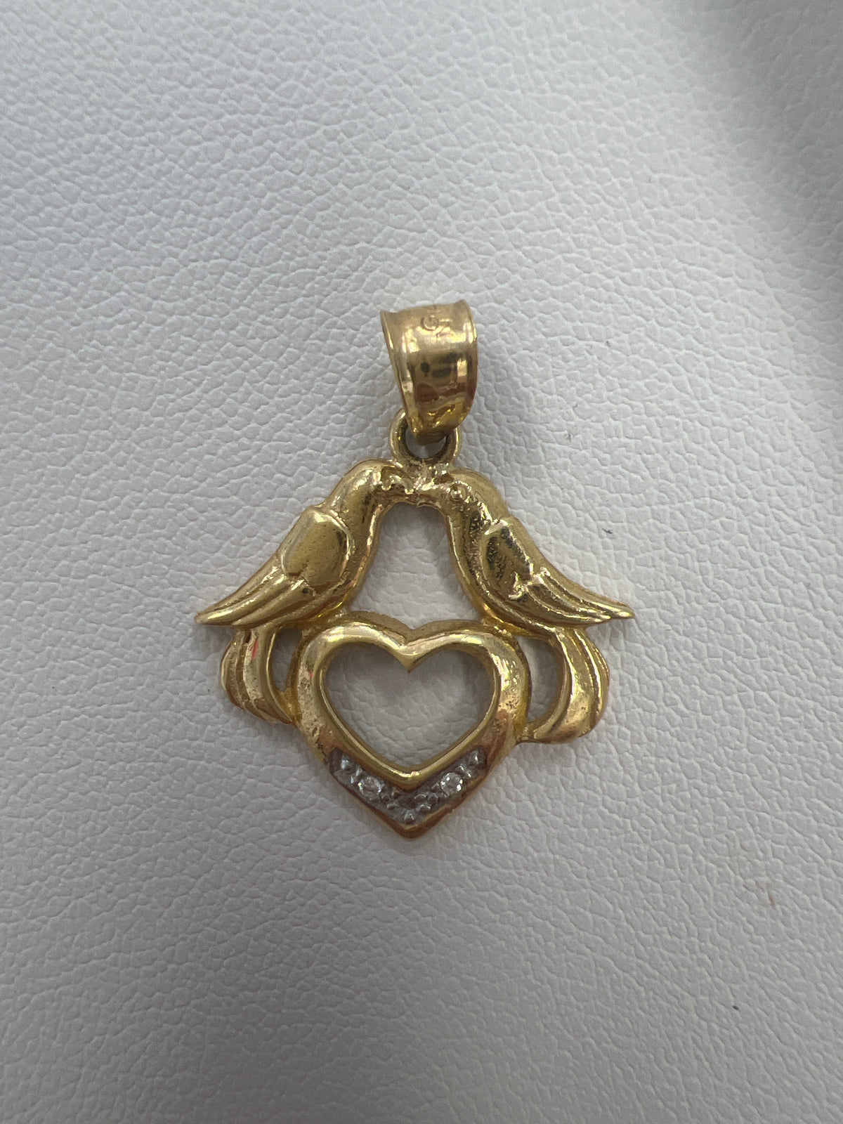 14k 2 birds and a heart pendant w/ stones