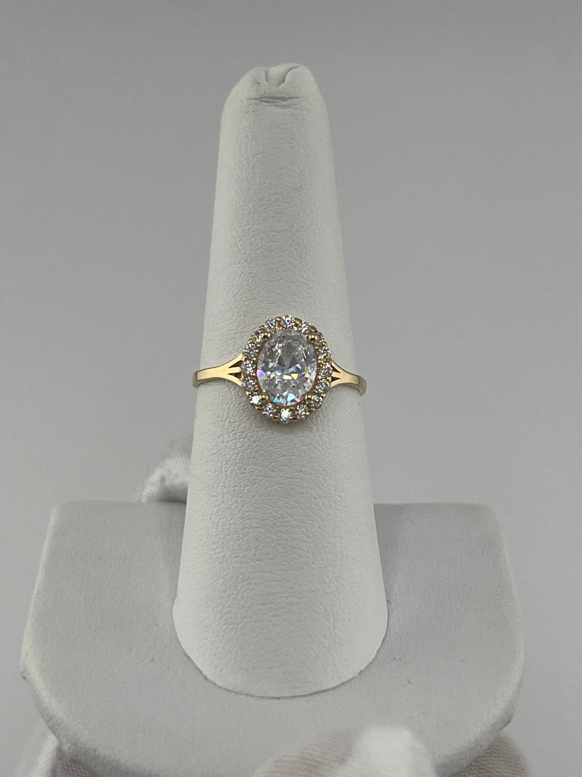 14k ring with stones oval