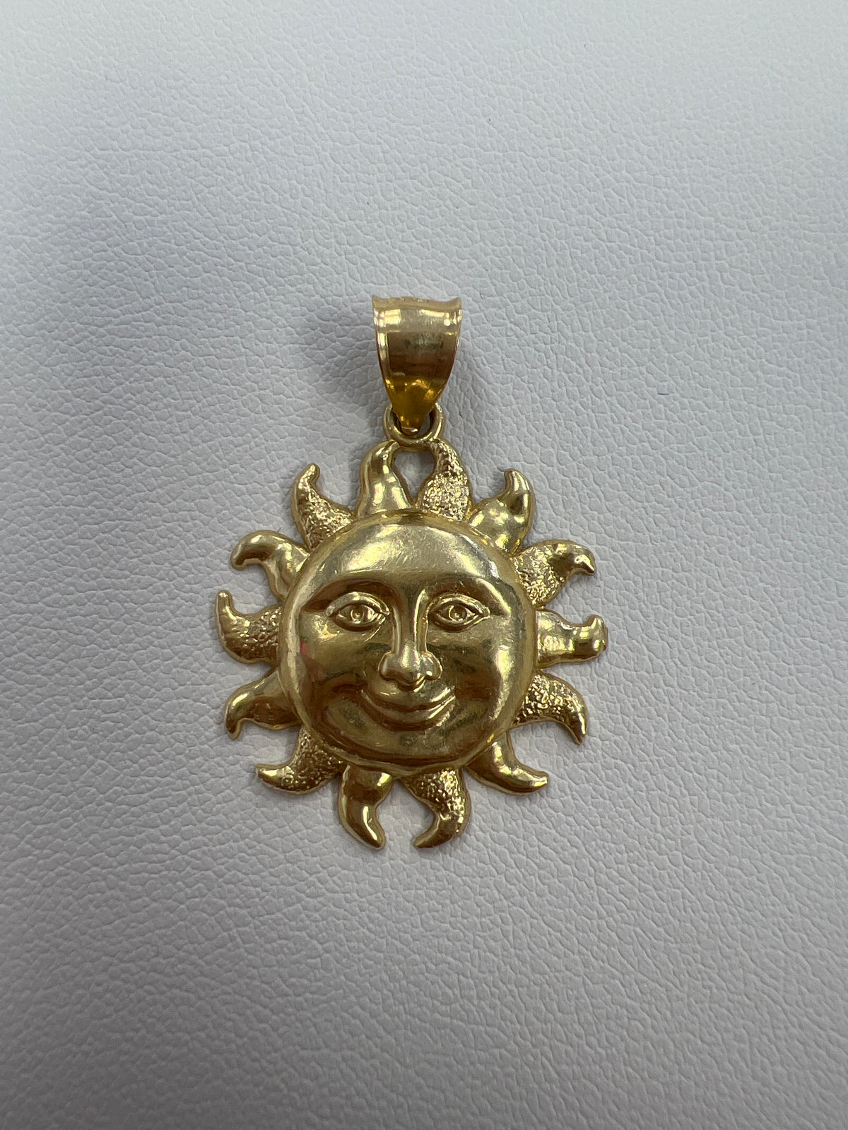 14k pendant smiling sun