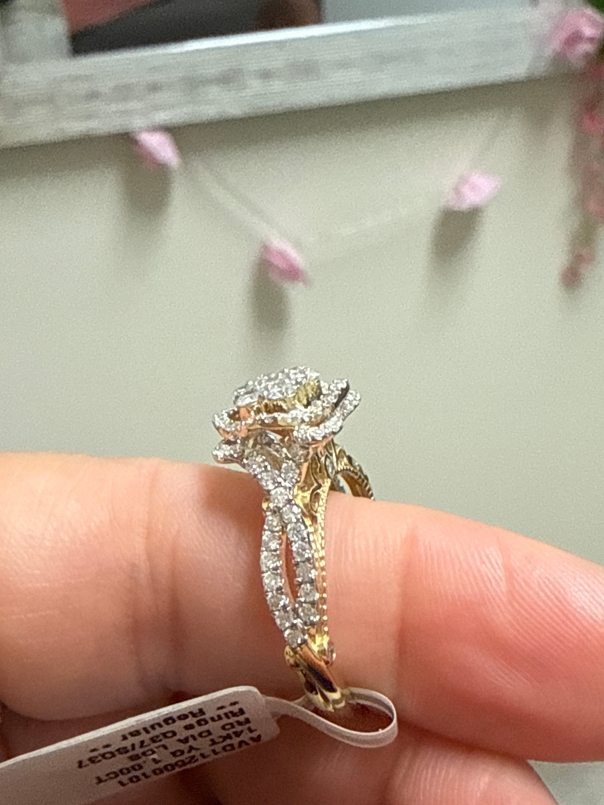 10k  Diamond Engagement ring natural diamond