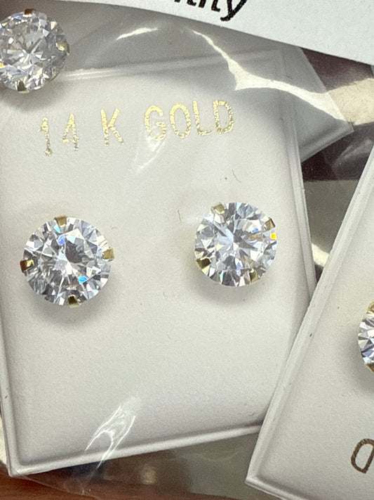 Earring round stone 7mm