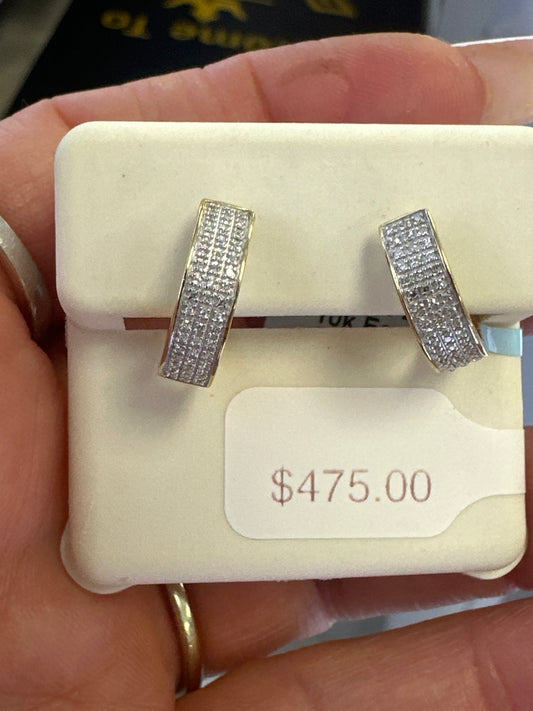 10k Small diamond hoop earring 10k
