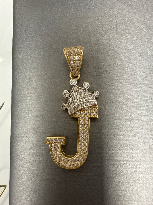 14k letter J pendant with crown on Cz’s stones 2.93g