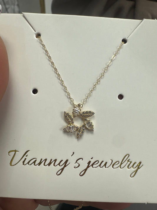 14k Necklace choker ladies flower
