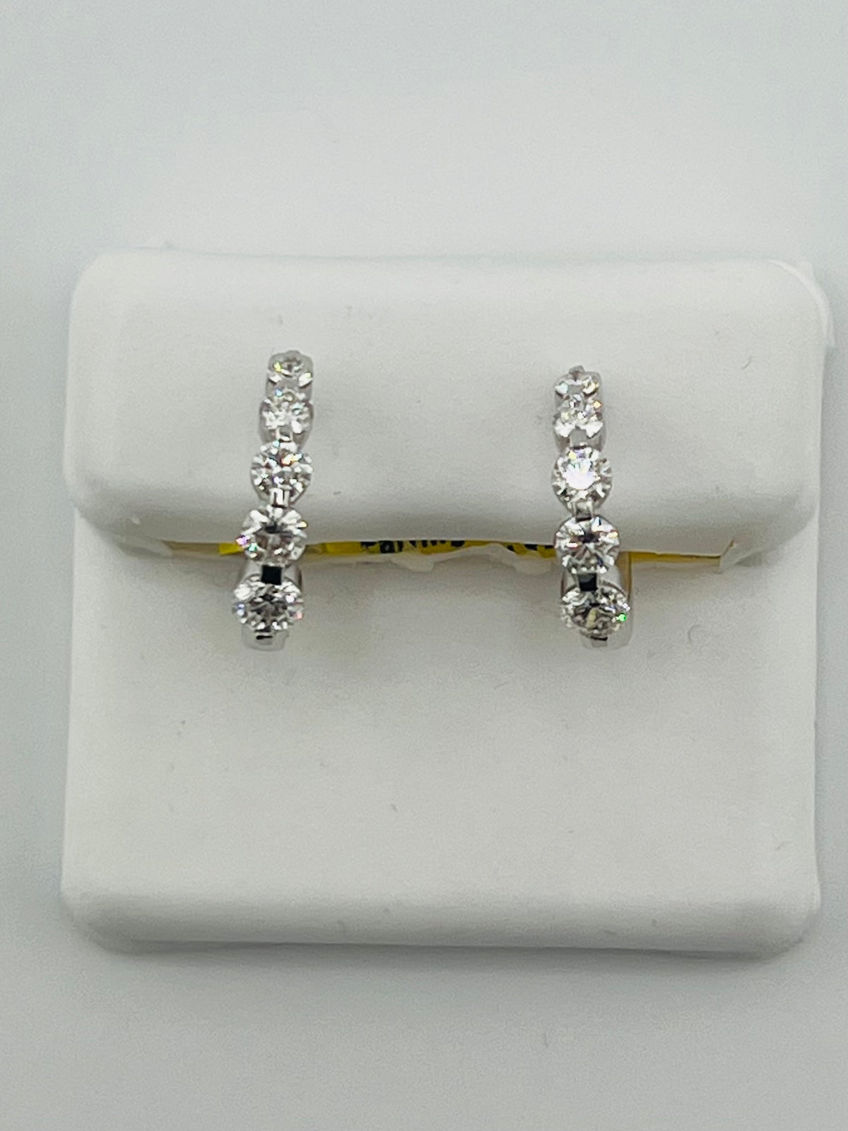 Silver 925  hoop earring with lab diamond