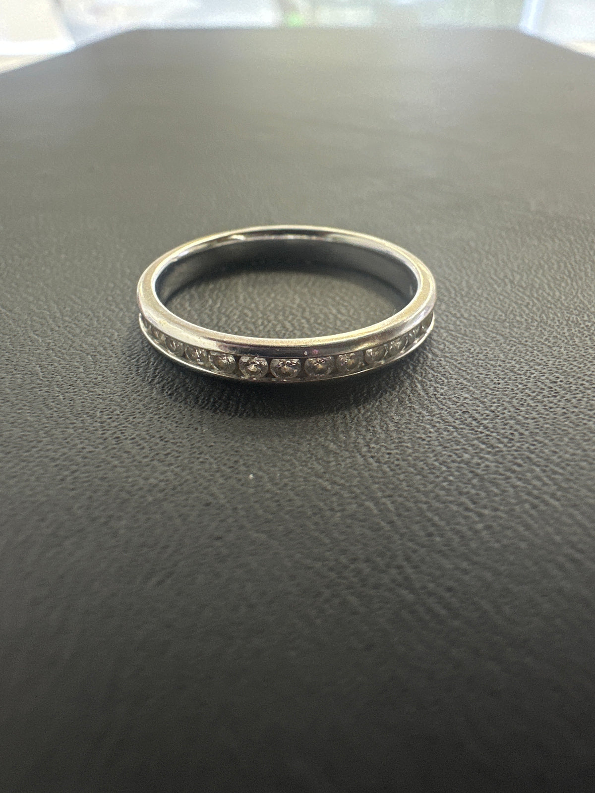14k white gold band aro con diamantes