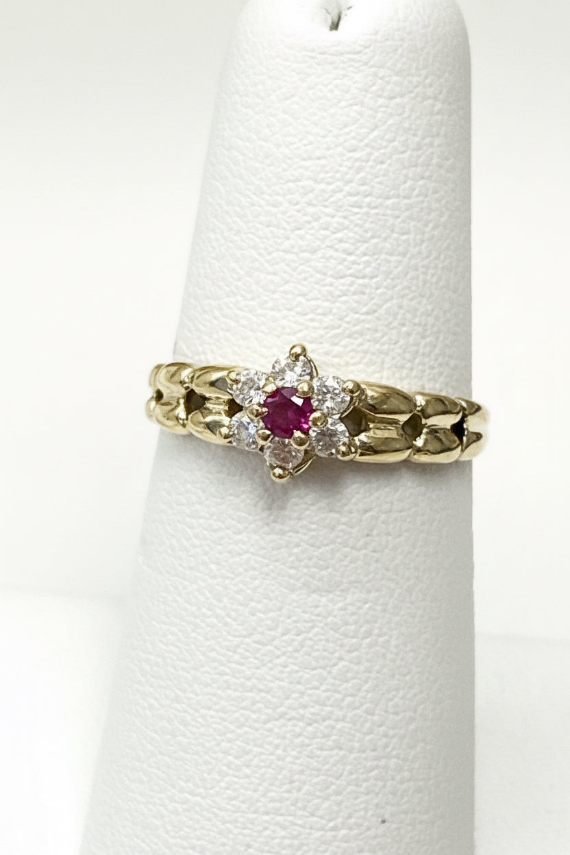 14k gold ring ladies flower