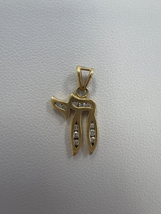 14k letter pendant w/ stones
