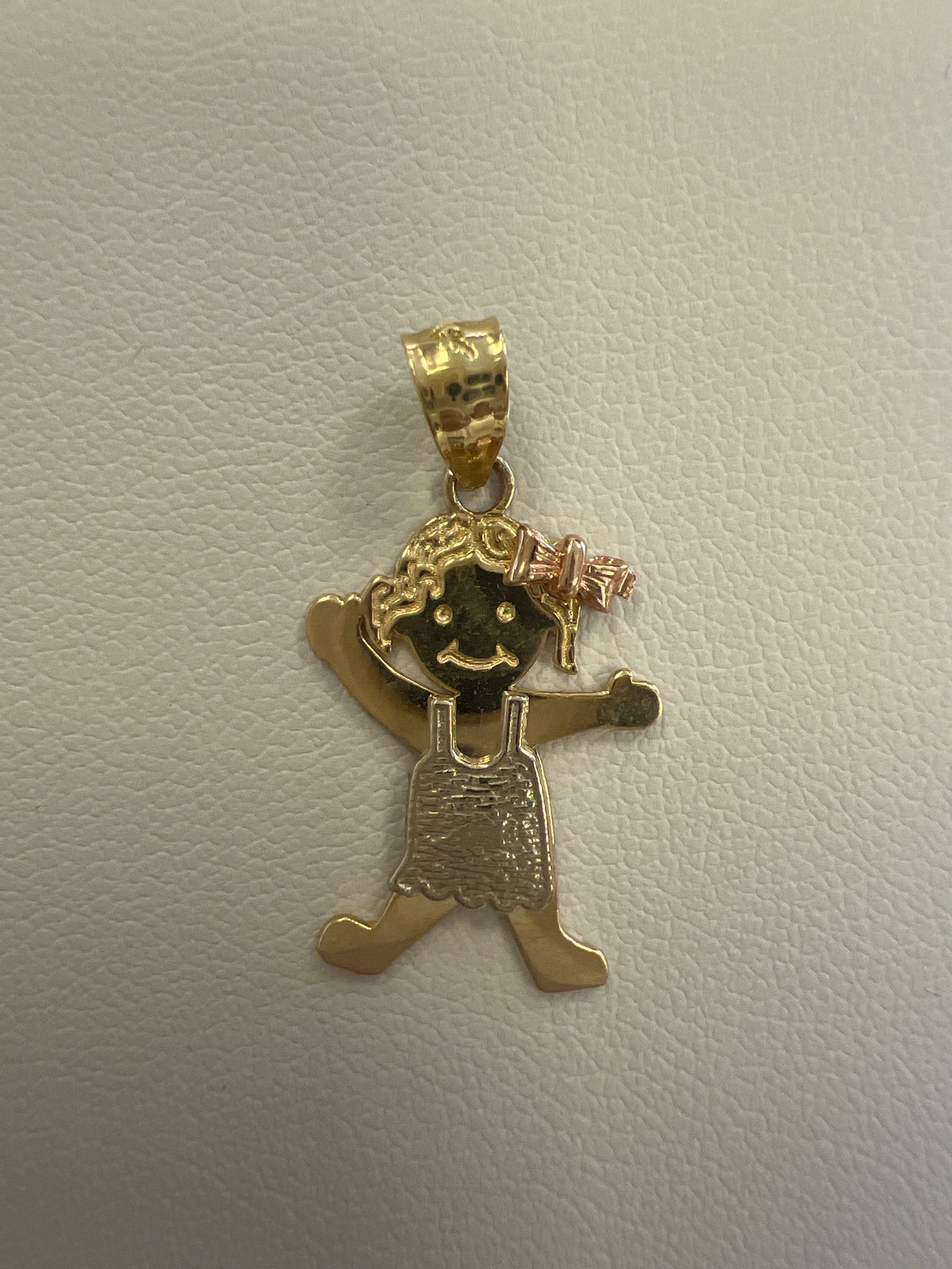 14k pendant little girl with bow