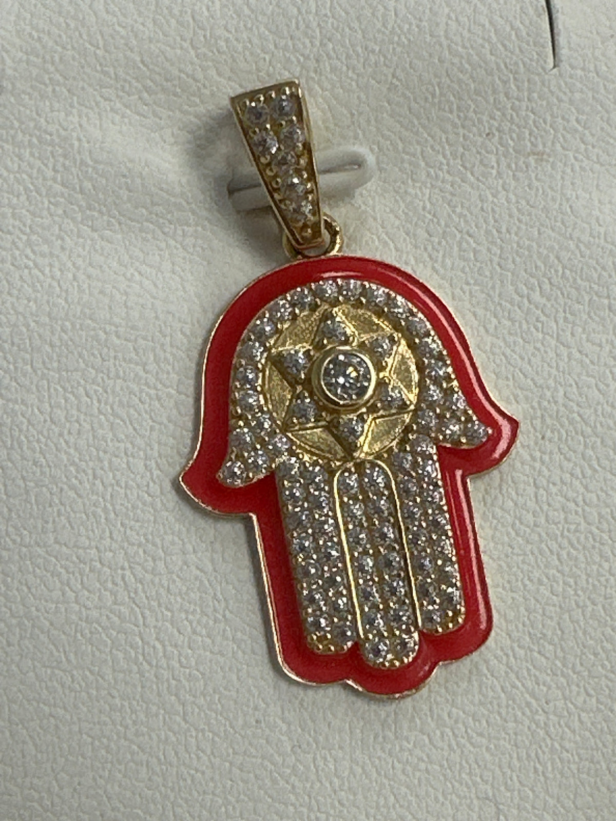 14k red fatima hand pendant con piedras