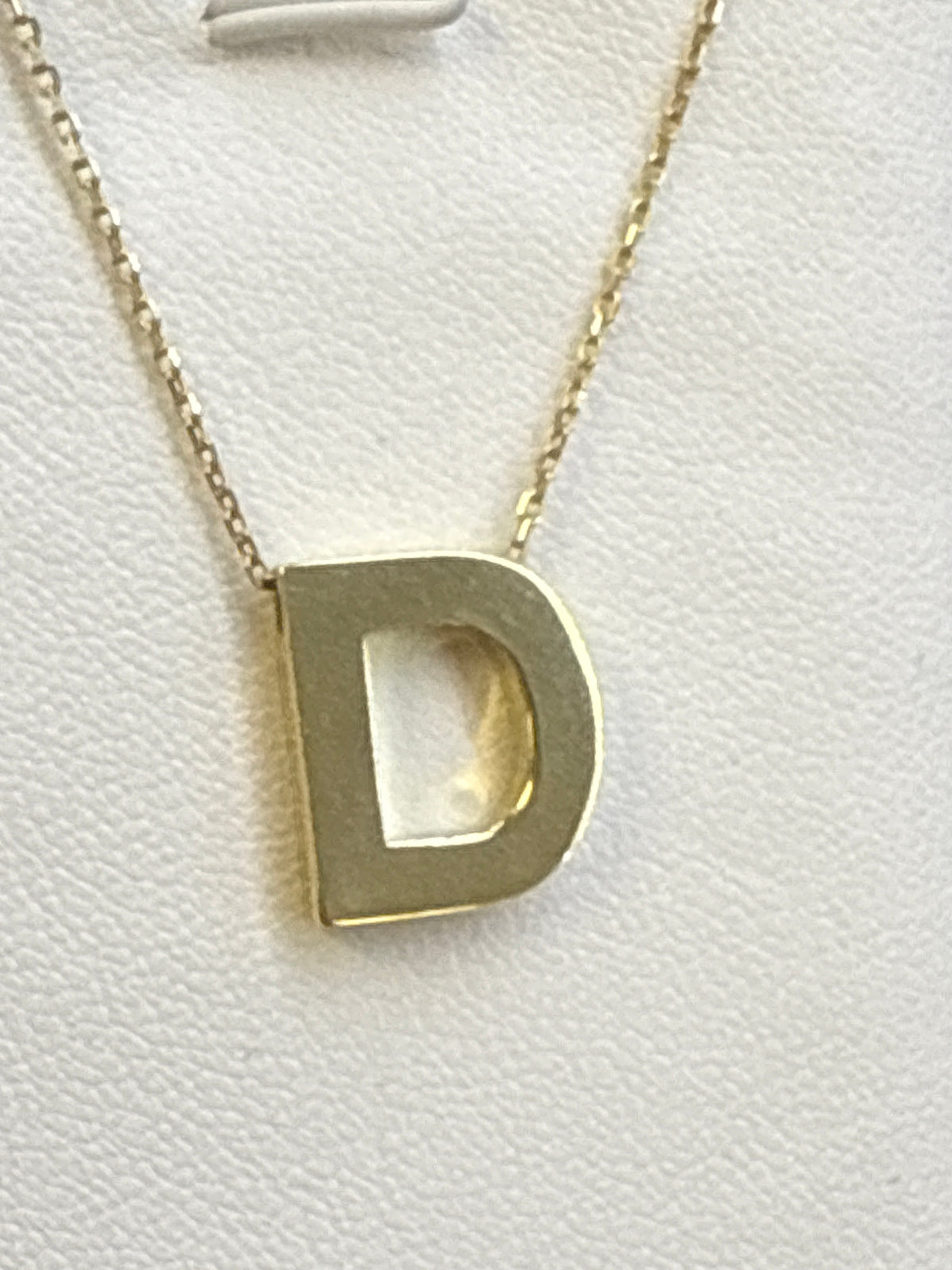14k letter D necklace 2.56g