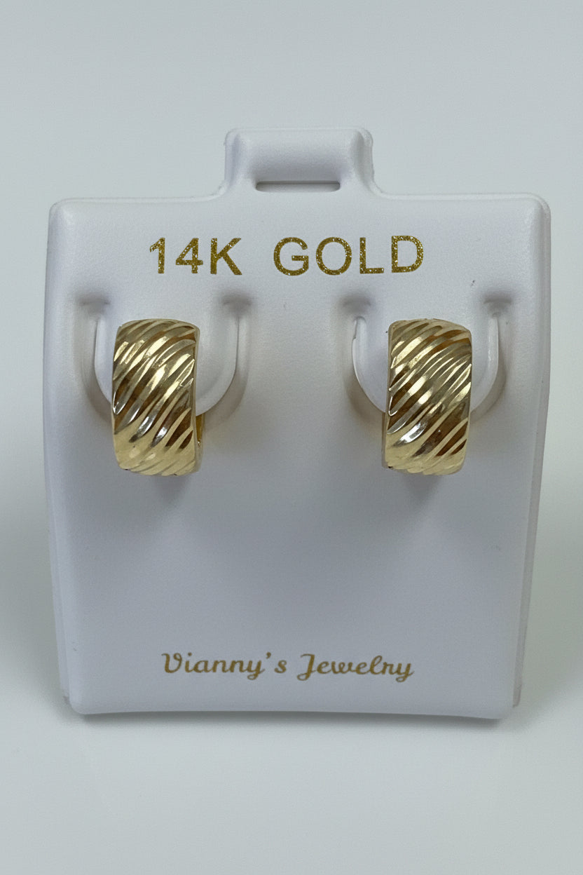 14k Small hoop earring huggies that hug your ear in harmony