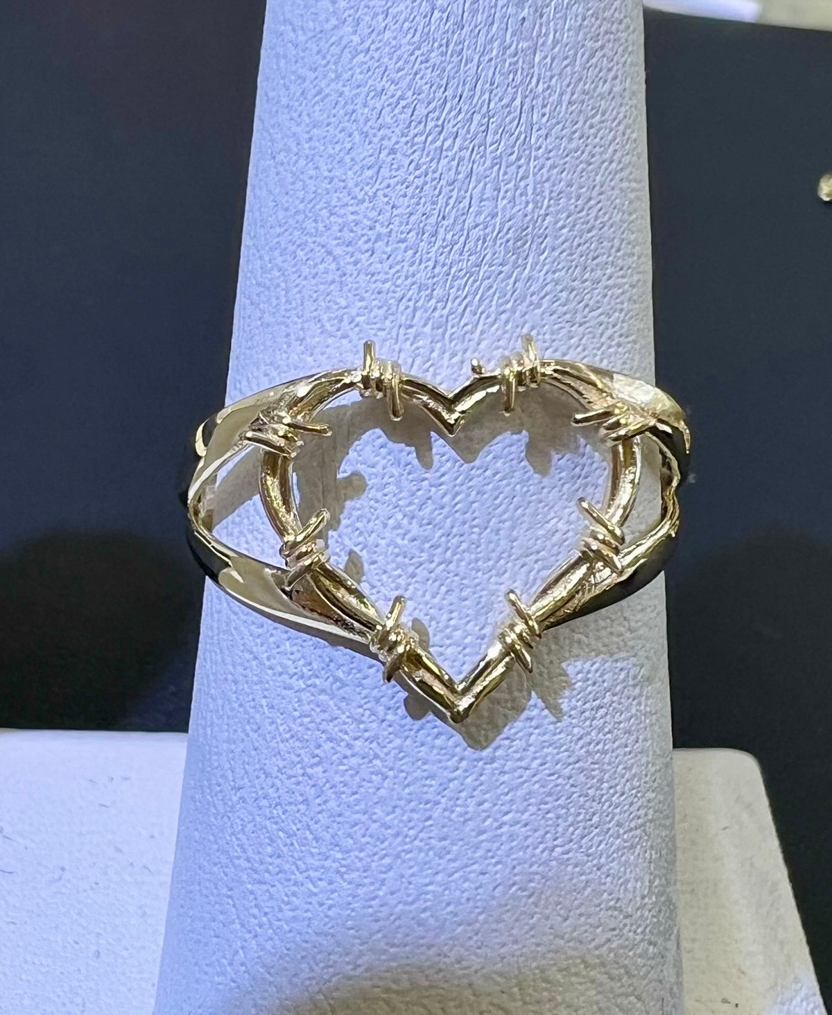 14k ring  ladies  heart karolg style