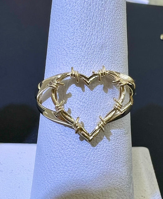 14k ring  ladies  heart karolg style