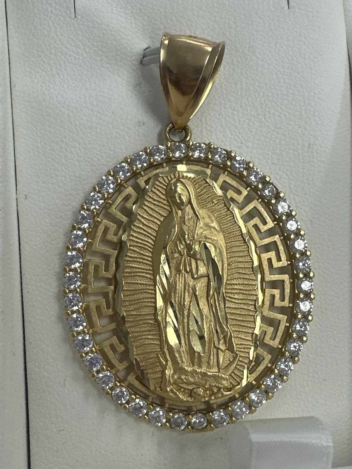 14k medalla de la virgen oval shape con piedras