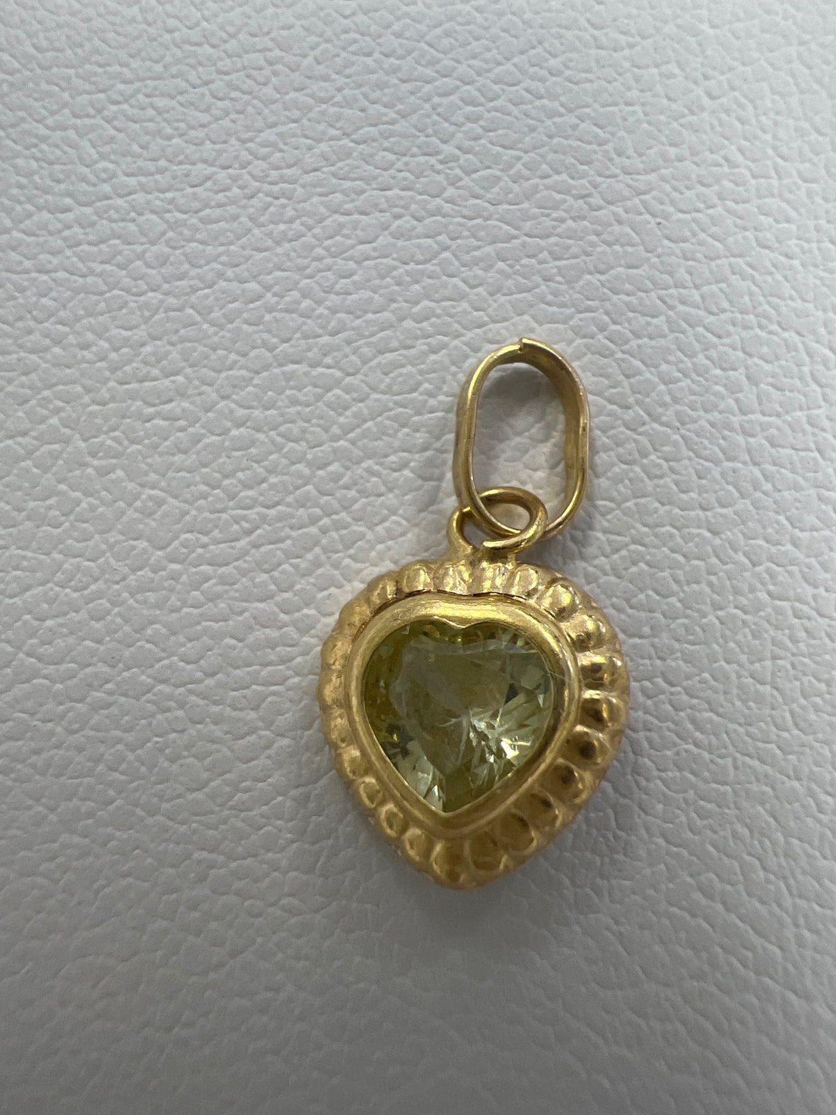 14k heart green stone pendant