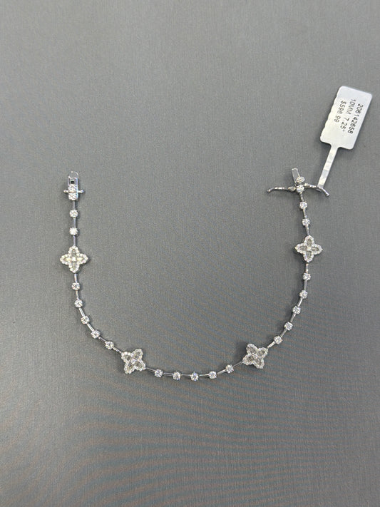 Silver moissante clover bracelet 2.63ct