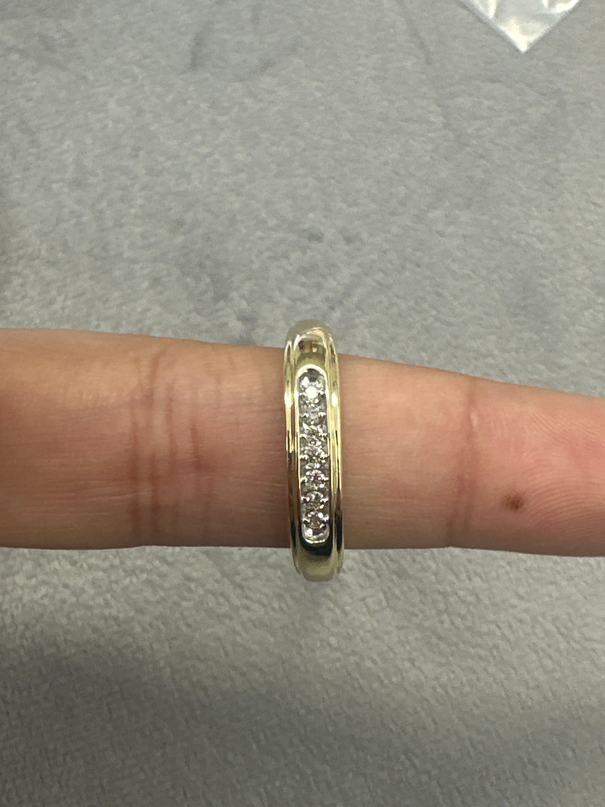 10k gold 0.15ct diamond ring band