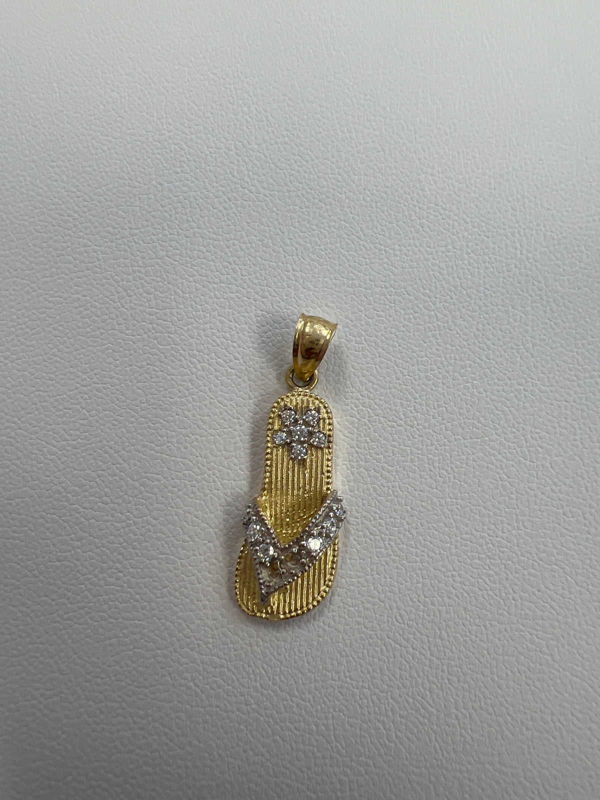 14k pendant flip flop w/ stones