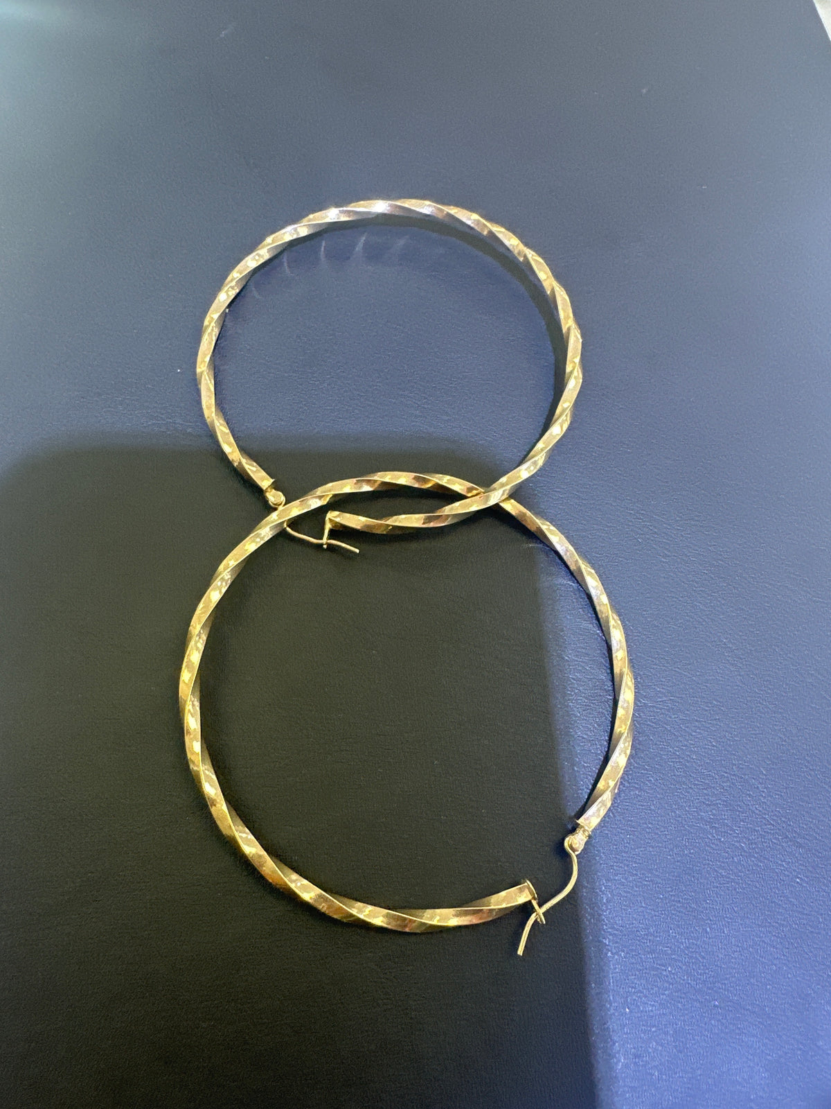 14k Earring big hoop yellow gold twisted