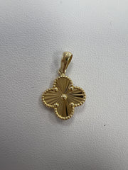 14k gold clover pendant