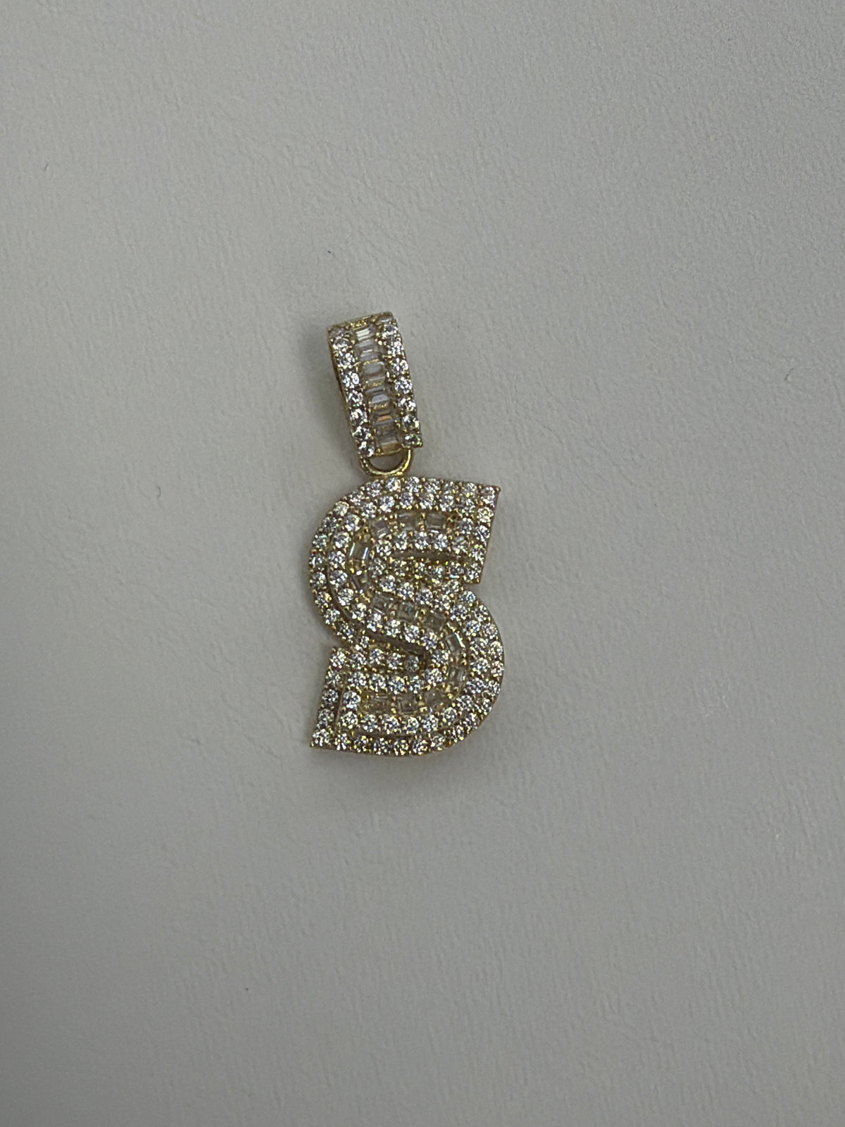10k letter S pendant with Cz’s stones