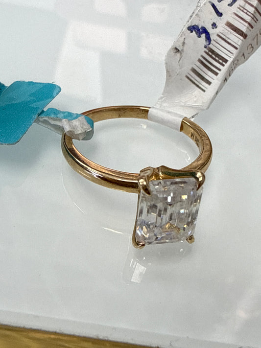 14k round  moissanite stone square stone engagement