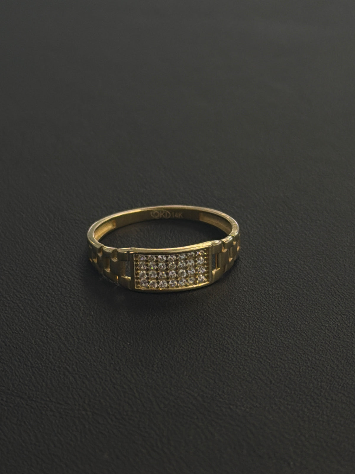 14k watch style ring with stones