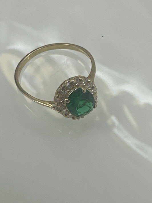 14k ring with green stone