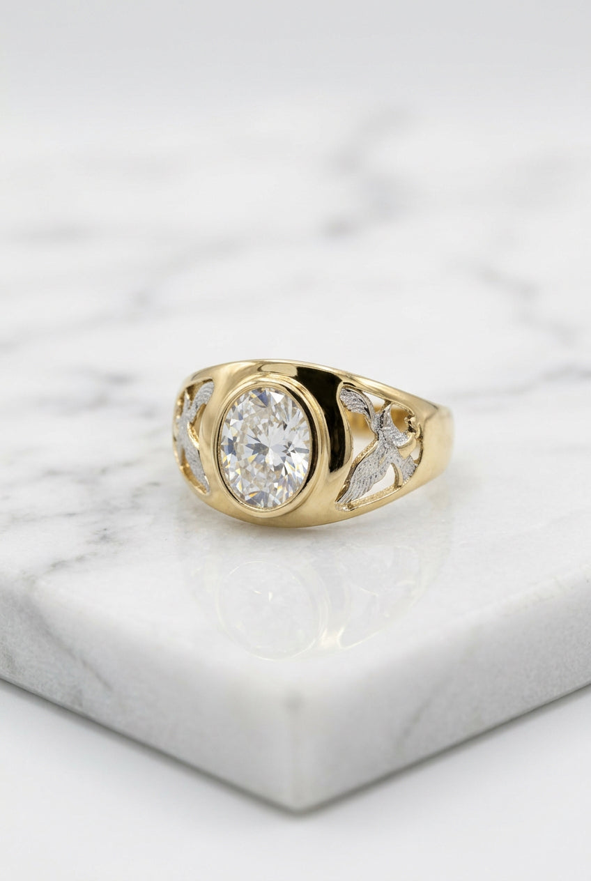 14k ring men with round center stone and eagles on the sides 3.83g