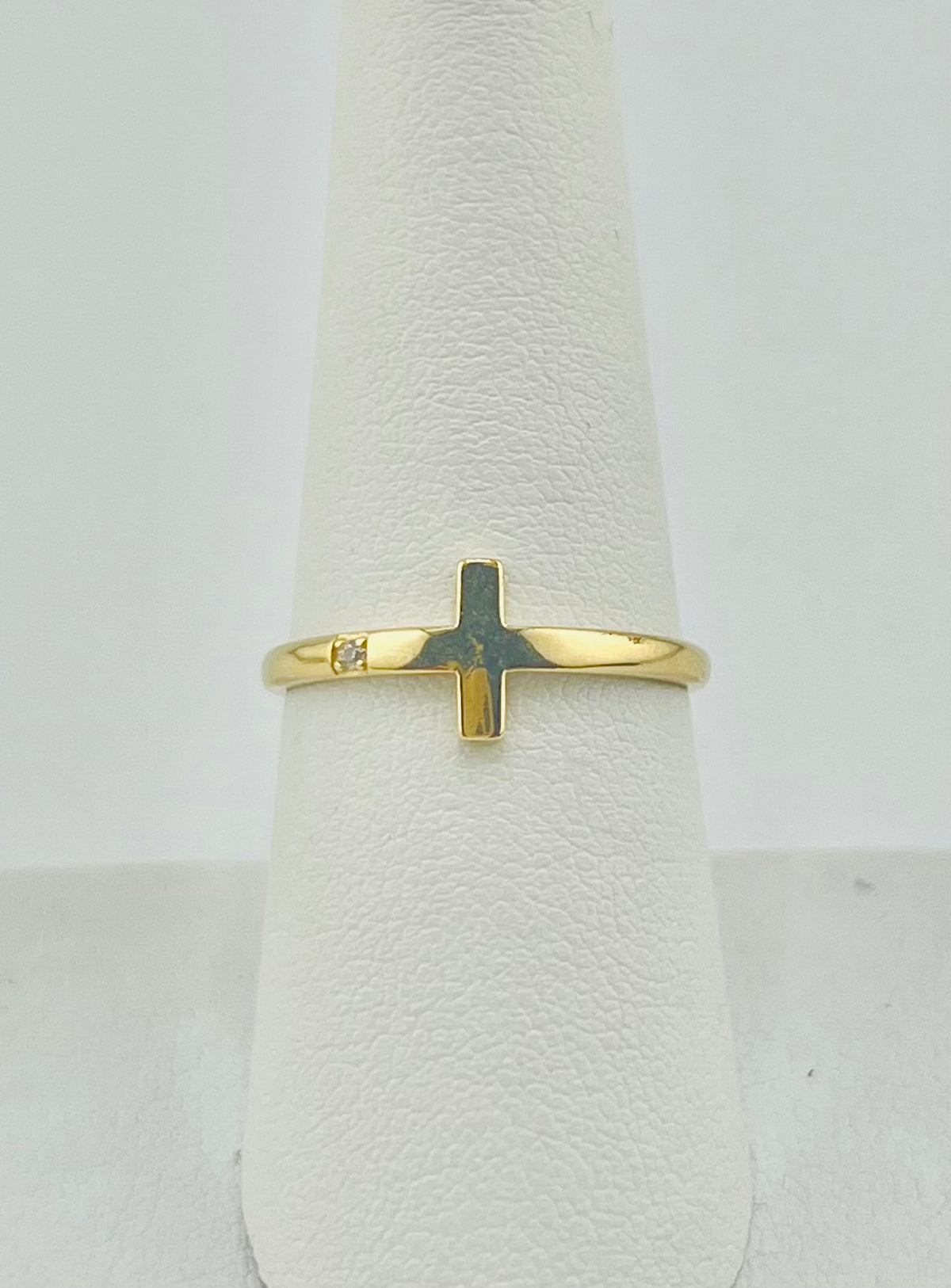 14k cross ring with one stone