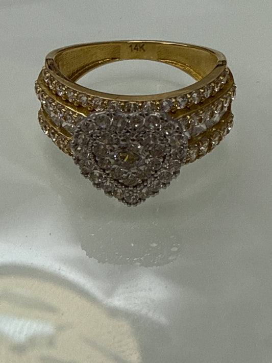 14k gold heart  ring with  stones