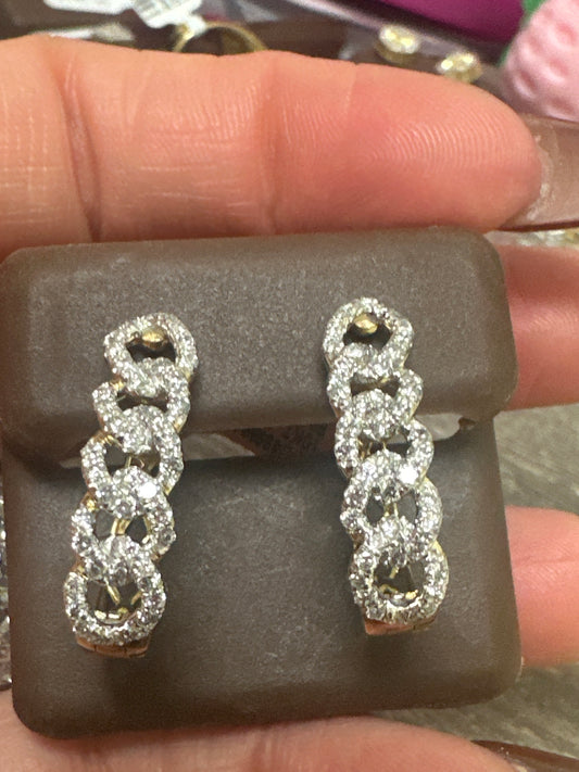 10k  Diamond Earring hoop