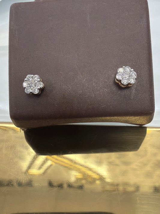 14k diamond earing 0.15ct