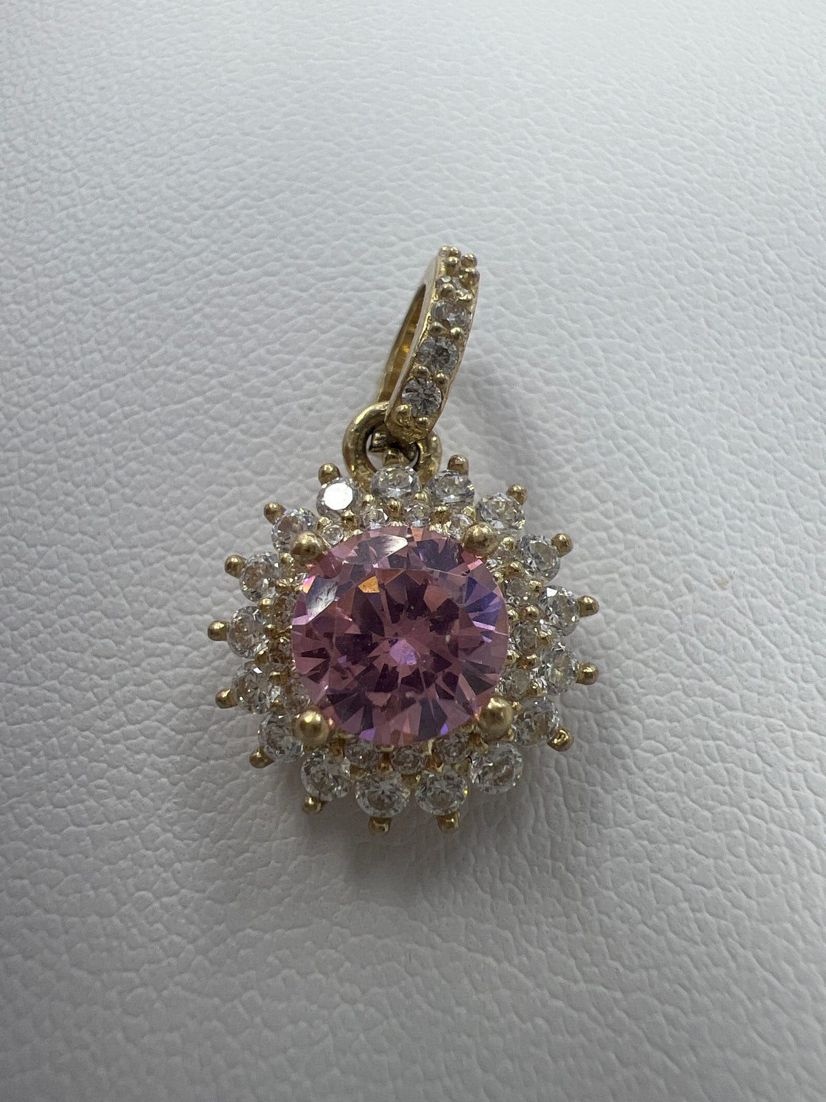 10k circle shape pink stone pendant with white stones