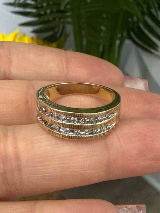 10k band aro 5mm with diamonds