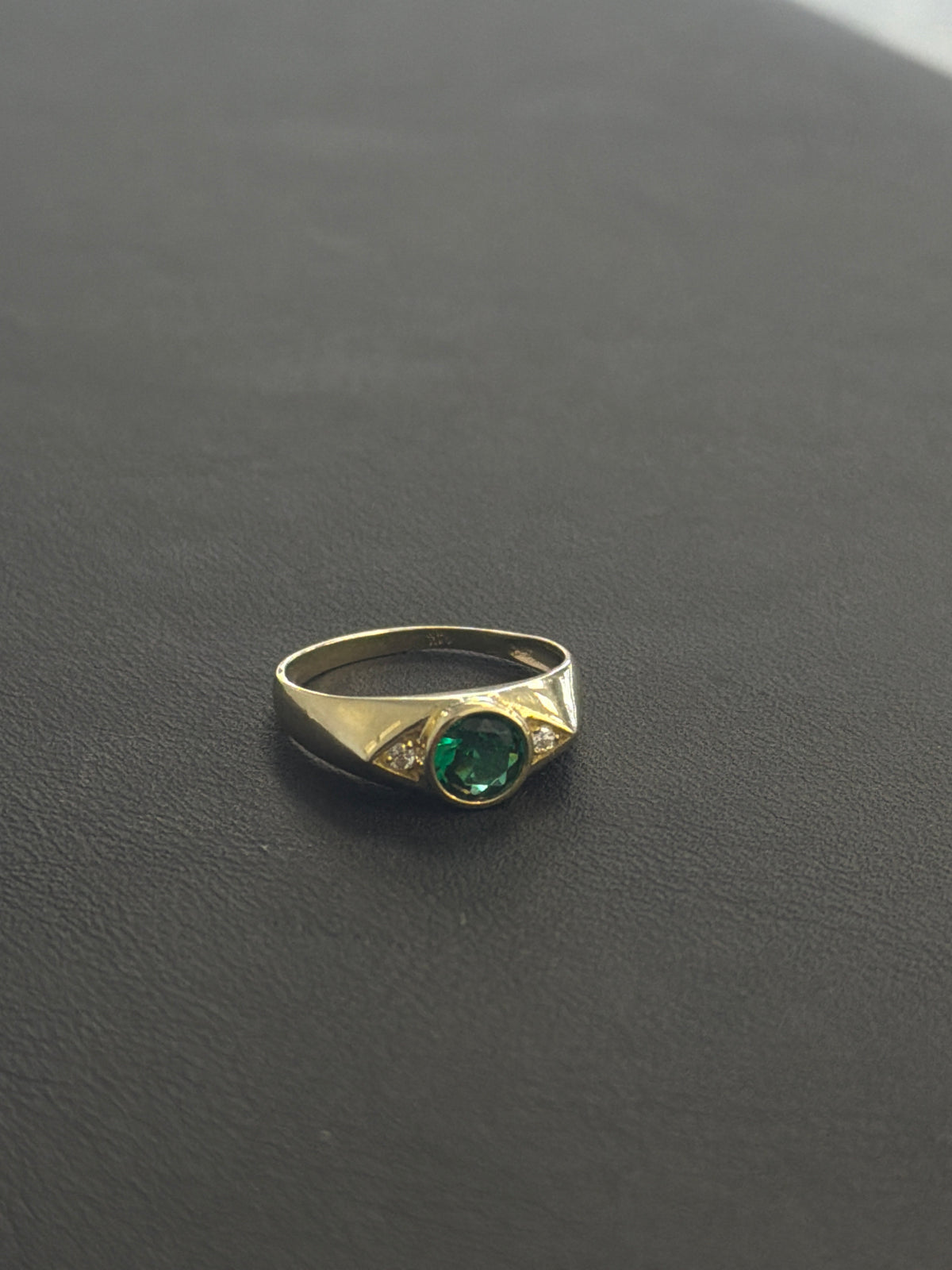 14k kids green stone ring