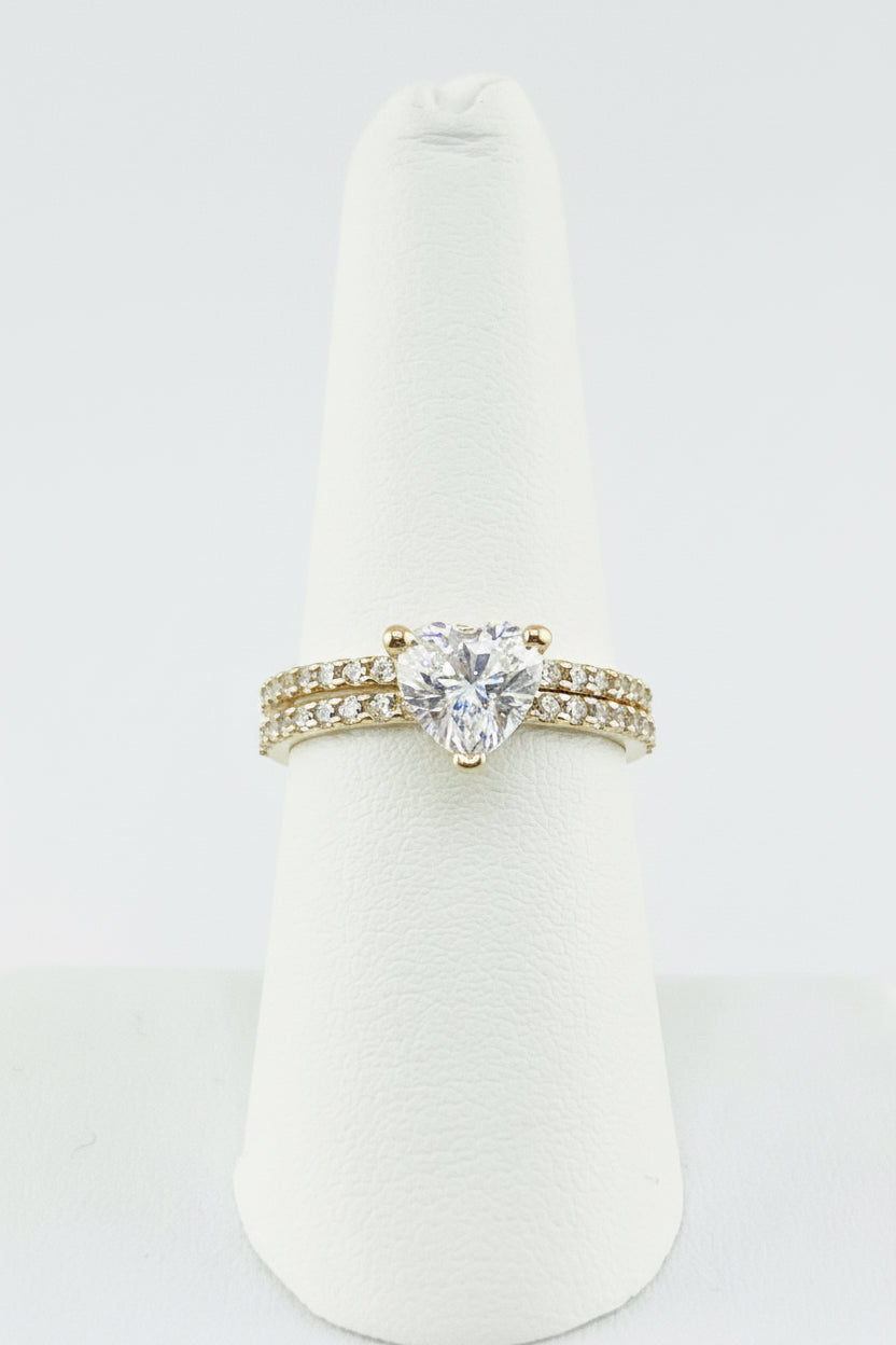 14k heart center stone engagement ring duo with stones on both 3.13g