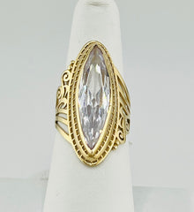 14k oval stone ring with swirls