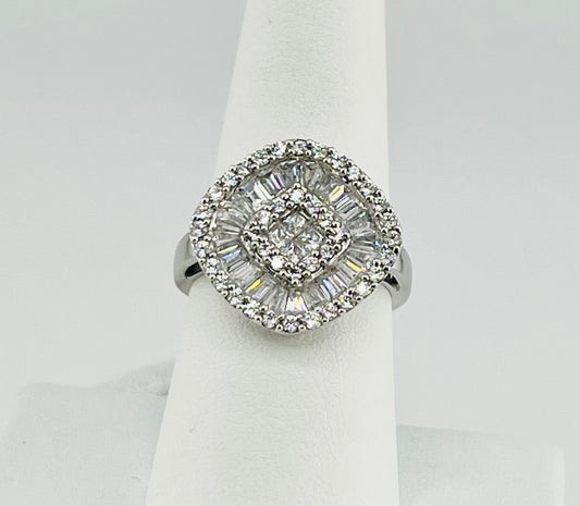 14k white gold square and flower shape ring with stones