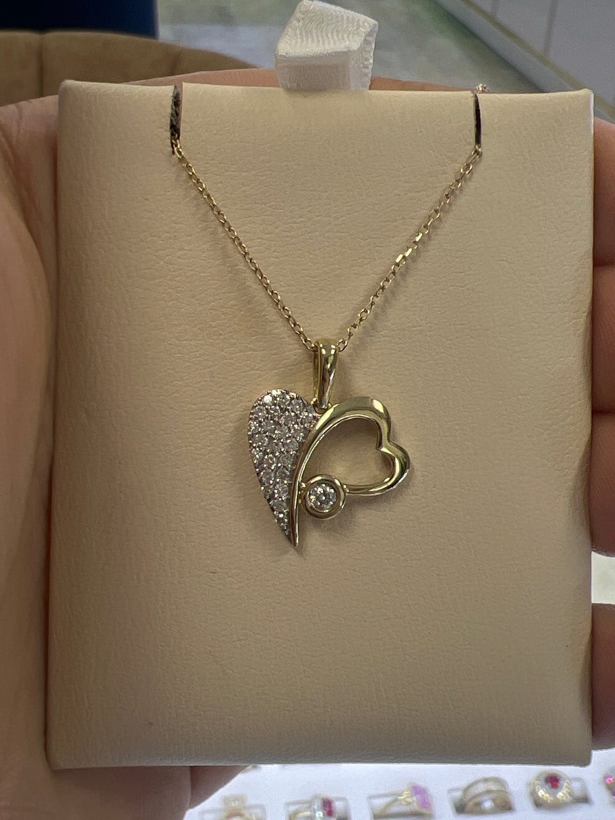 10k gold necklace with heart pendant and diamonds .25ct